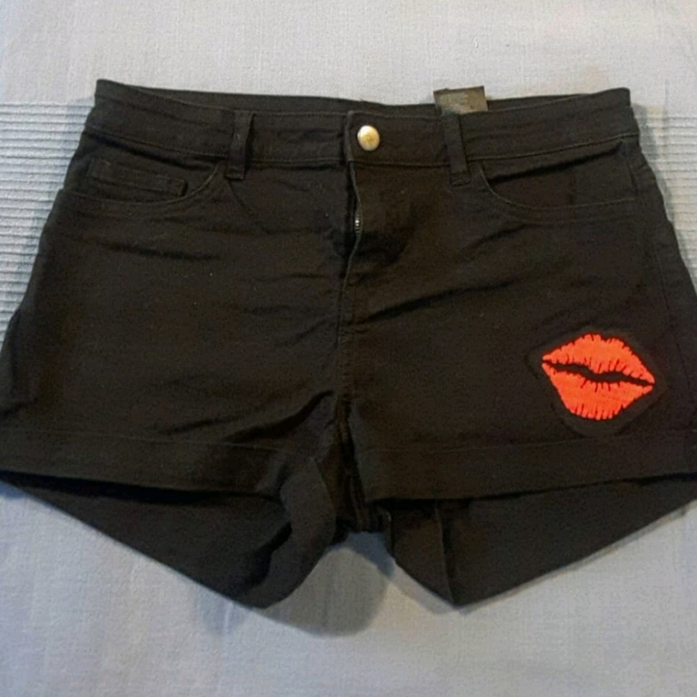 Short shorts
